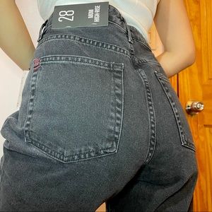 UO mom high rise BDG brand new with tag